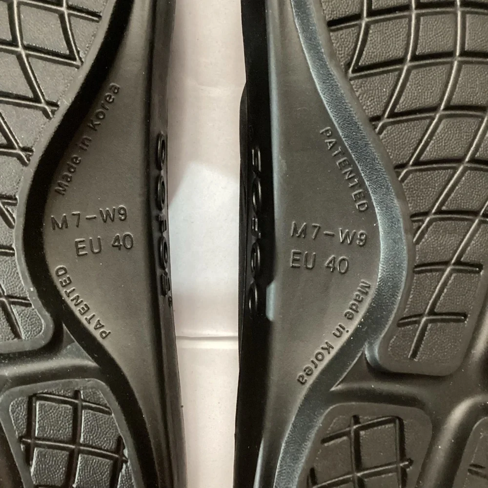 Oofos unisex original Black Flip Flop Sandals man’s size 7 women’s size 9 - Picture 7 of 9